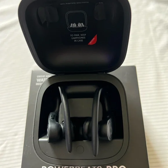 Powerbeats Pro by Beats - Picture 2 of 3